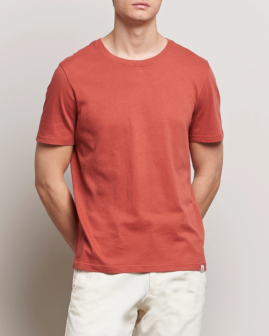 Herren |  | Merz b. Schwanen | Organic Cotton Washed Crew Neck T-Shirt Newman Red