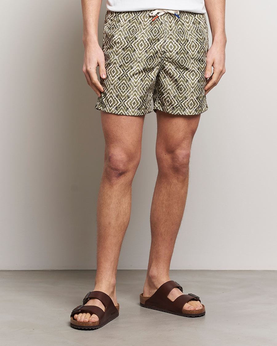 Herren | Italian Department | Altea | Printed Swim Shorts Green