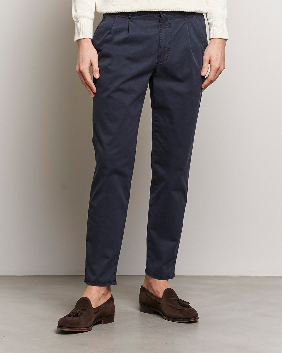 Herren | Italian Department | Incotex | Tapered Fit Pleated Slacks Navy