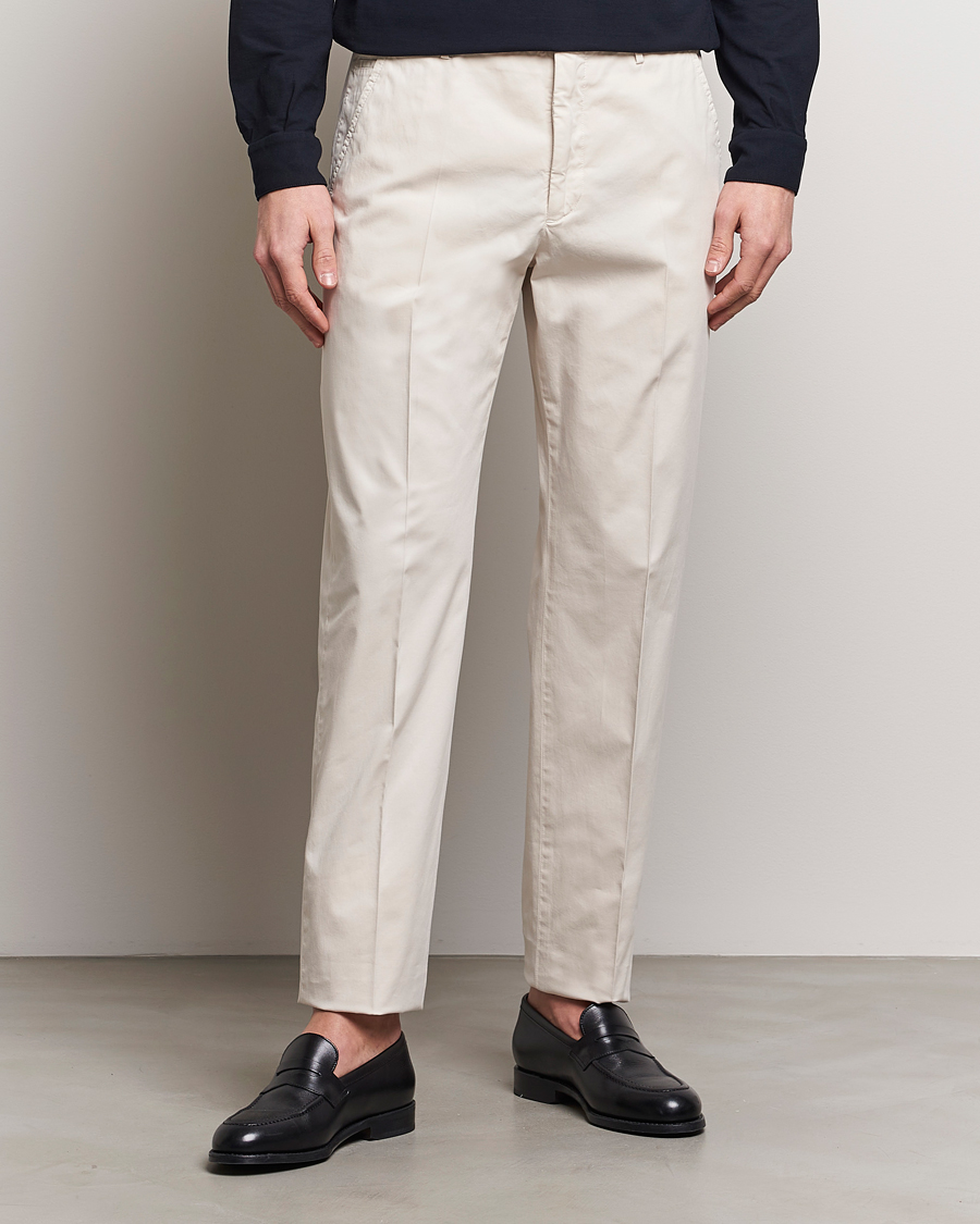 Herren |  | Incotex | Straight Fit Garment Dyed Chinos Off White