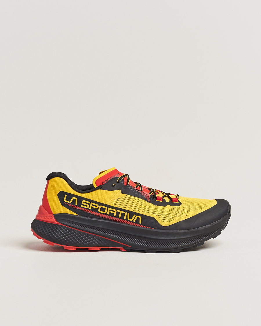 Black yellow running shoes on sale