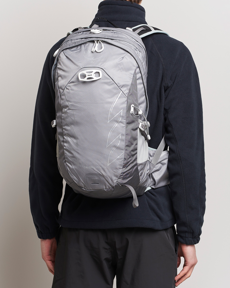 Men |  | Osprey | Talon Earth 22 Backpack Glacier Grey