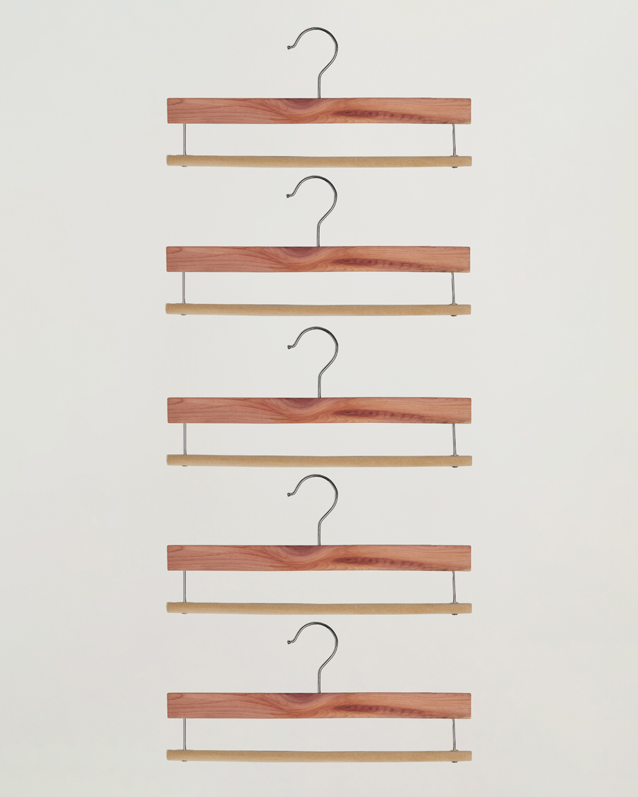 Herren | Exklusiv bei Care of Carl | Care with Carl | 5-Pack Cedar Wood Trouser Hangers