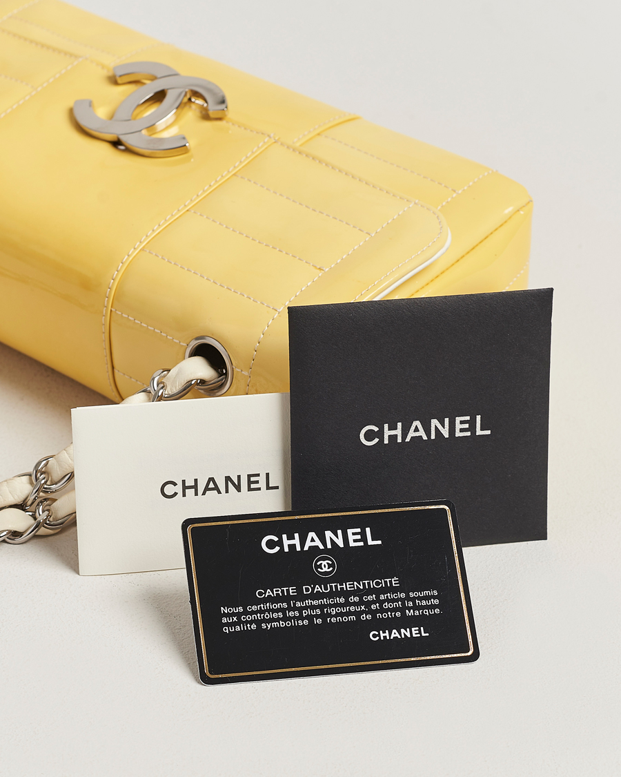 Herren | Chanel Pre-Owned Patent Flap Bag Yellow | Chanel Pre-Owned | Patent Flap Bag Yellow