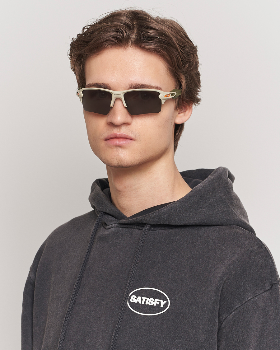 Herren | Oakley Flak 2.0 XL Sunglasses Matte Sand | Oakley | Flak 2.0 XL Sunglasses Matte Sand