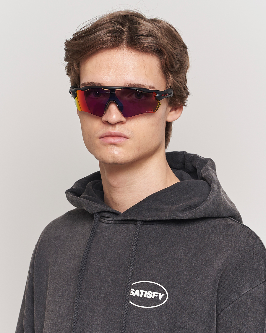 Oakley Radar EV Path Sunglasses Matte Black bei Care of Carl