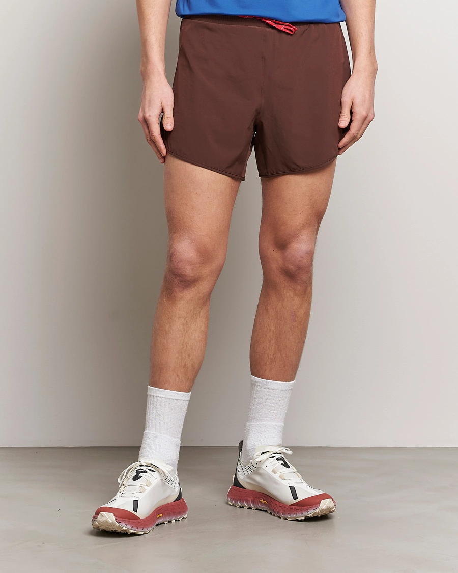 Herren | Shorts | District Vision | 5 Inch Training Shorts Cacao