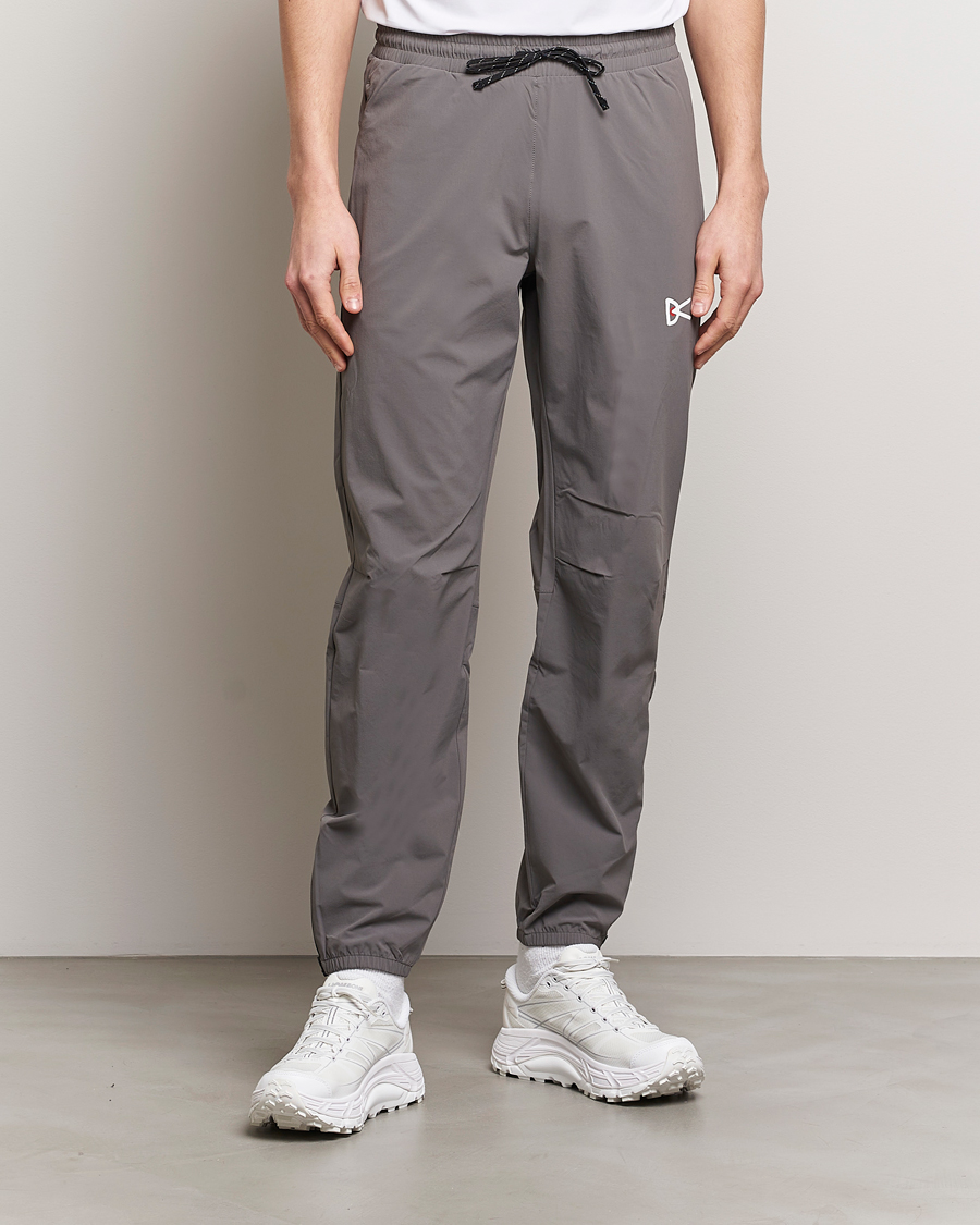 Herren | Active | District Vision | Lightweight DWR Track Pants Charcoal