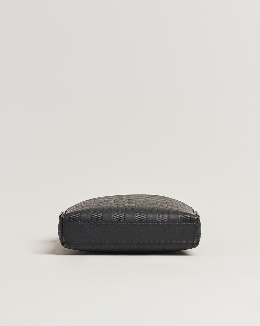 Herren | Louis Vuitton Pre-Owned Damier Infini Pochette District Shoulder Bag | Louis Vuitton Pre-Owned | Damier Infini Pochette District Shoulder Bag