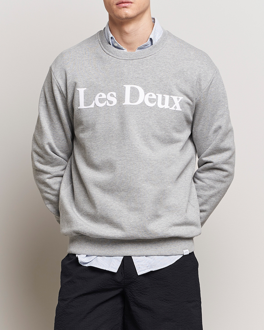 Herr | Kläder | LES DEUX | Charles Logo Sweatshirt Light Grey Melange