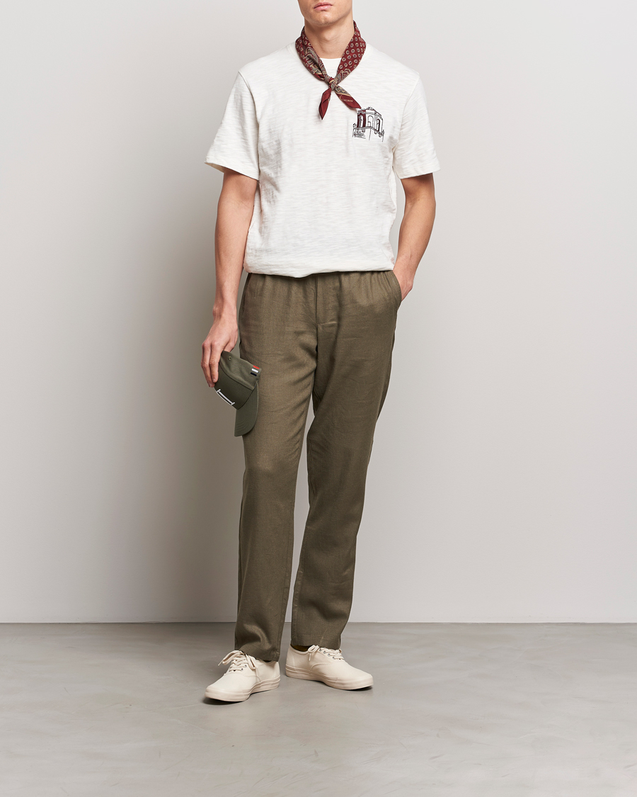 Herren | T-Shirts | LES DEUX | Hotel Embroidery T-Shirt Ivory