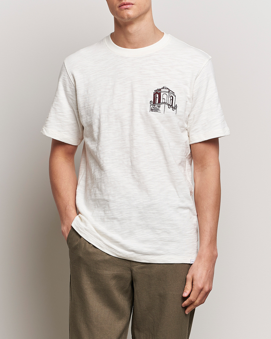 Herren | T-Shirts | LES DEUX | Hotel Embroidery T-Shirt Ivory