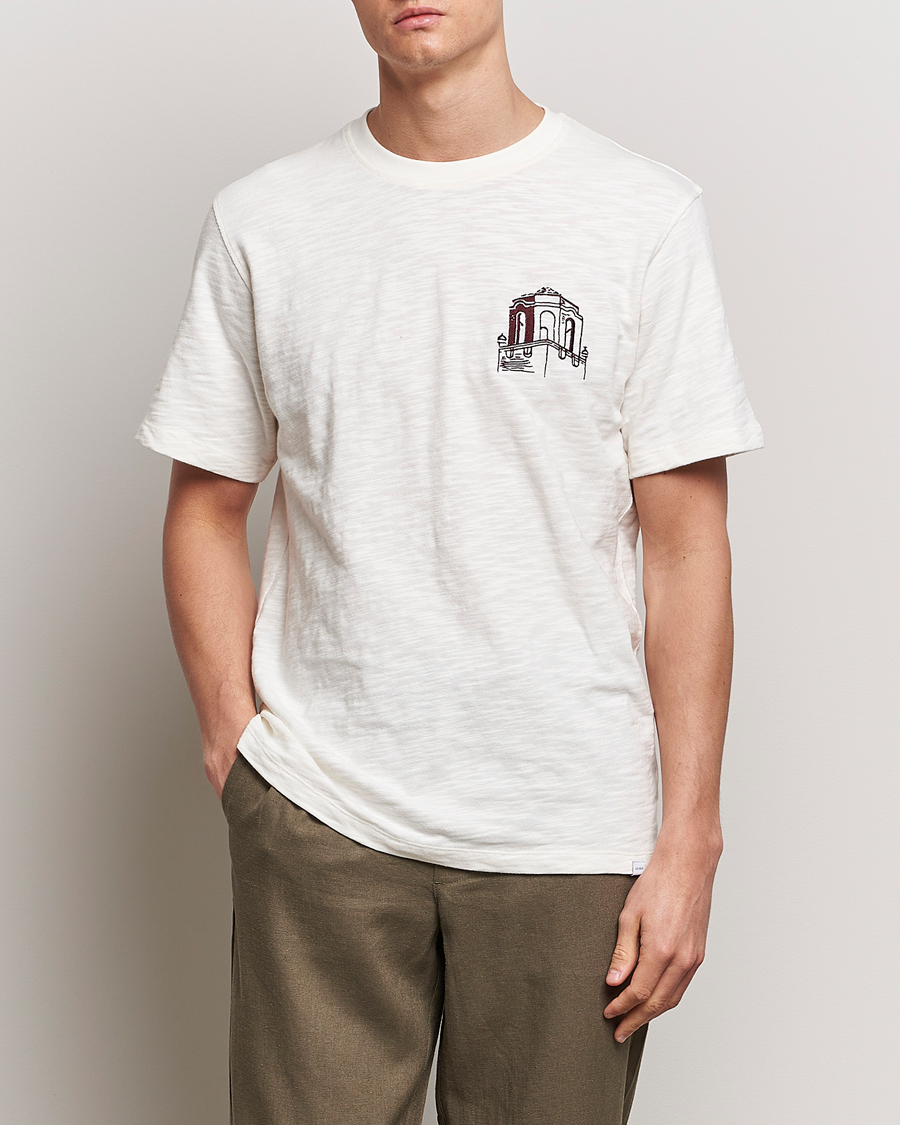 Herren | Neue Produktbilder | LES DEUX | Hotel Embroidery T-Shirt Ivory