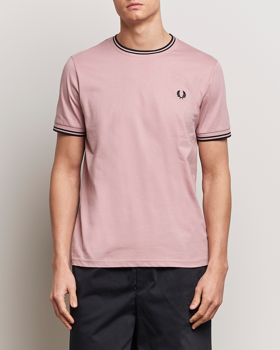 Herren |  | Fred Perry | Twin Tipped T-Shirt Dusty Rose Pink