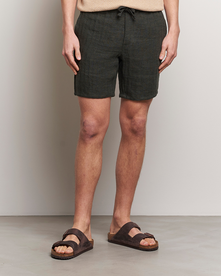 Herren | A Day's March | A Day's March | Ipu Herringbone Linen Drawstring Shorts Olive