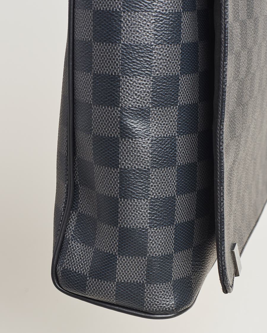 Herren | Louis Vuitton Pre-Owned District PM Messenger Bag Damier Graphite | Louis Vuitton Pre-Owned | District PM Messenger Bag Damier Graphite