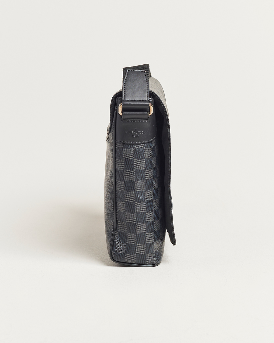 Herren | Louis Vuitton Pre-Owned District PM Messenger Bag Damier Graphite | Louis Vuitton Pre-Owned | District PM Messenger Bag Damier Graphite