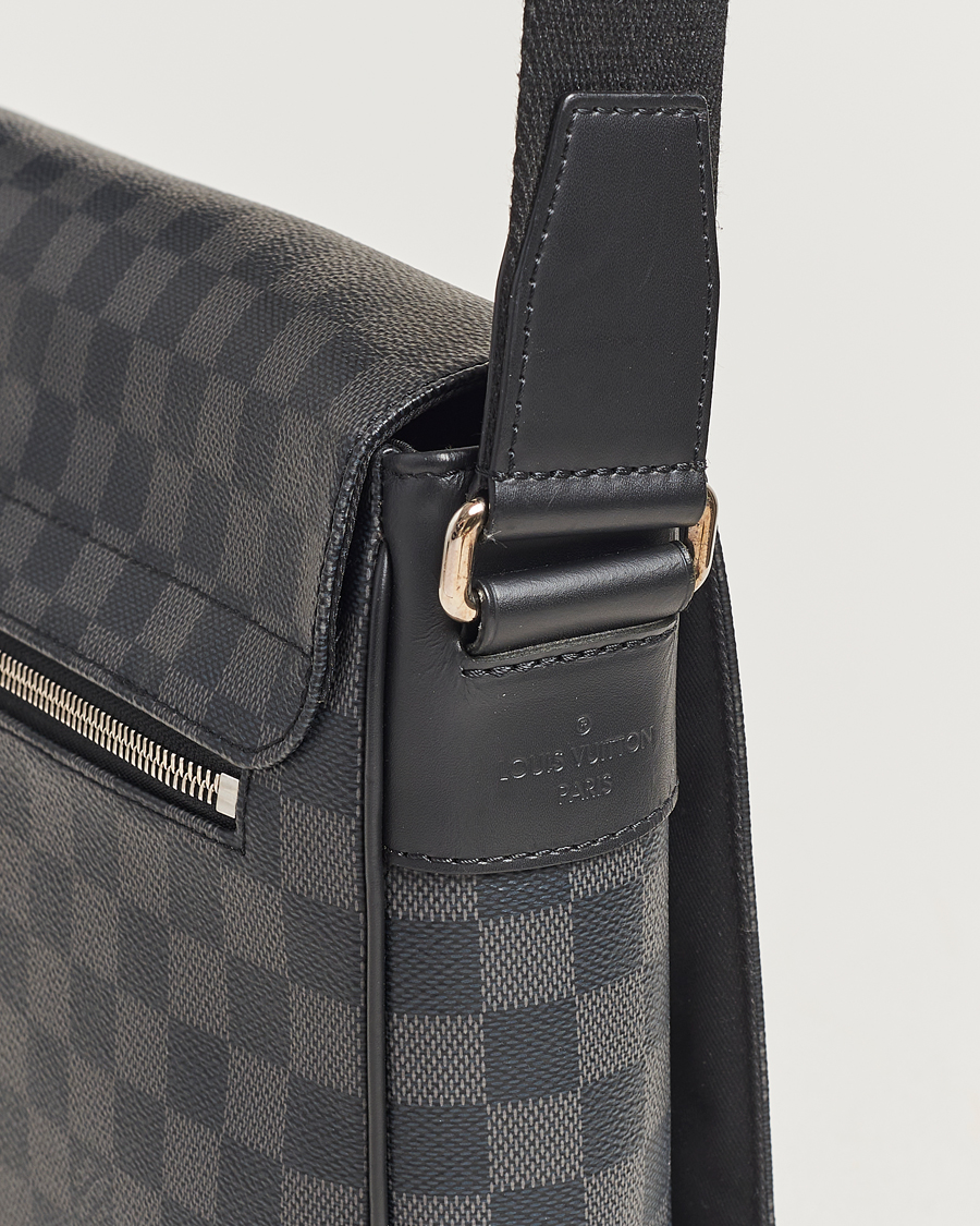 Herren | Louis Vuitton Pre-Owned District PM Messenger Bag Damier Graphite | Louis Vuitton Pre-Owned | District PM Messenger Bag Damier Graphite