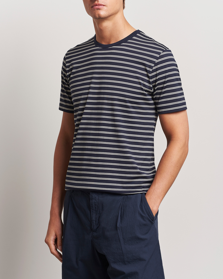 Herren | Neue Produktbilder | Sunspel | Striped Crew Neck Cotton Tee Navy/Ecru