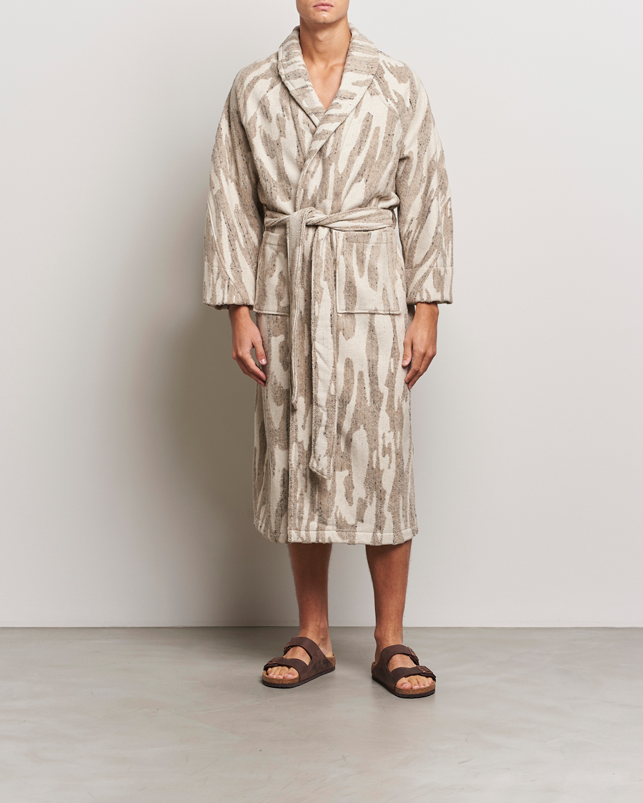 Herren | Schlafanzüge & Bademäntel | OAS | Fern Linen Terry Statement Robe Beige/White