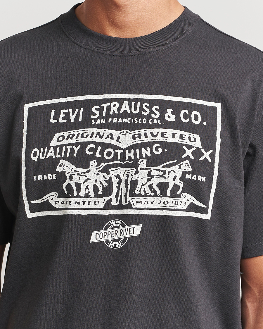 Levi s Vintage Fit Graphic T Shirt Pirate Black bei Care of Carl