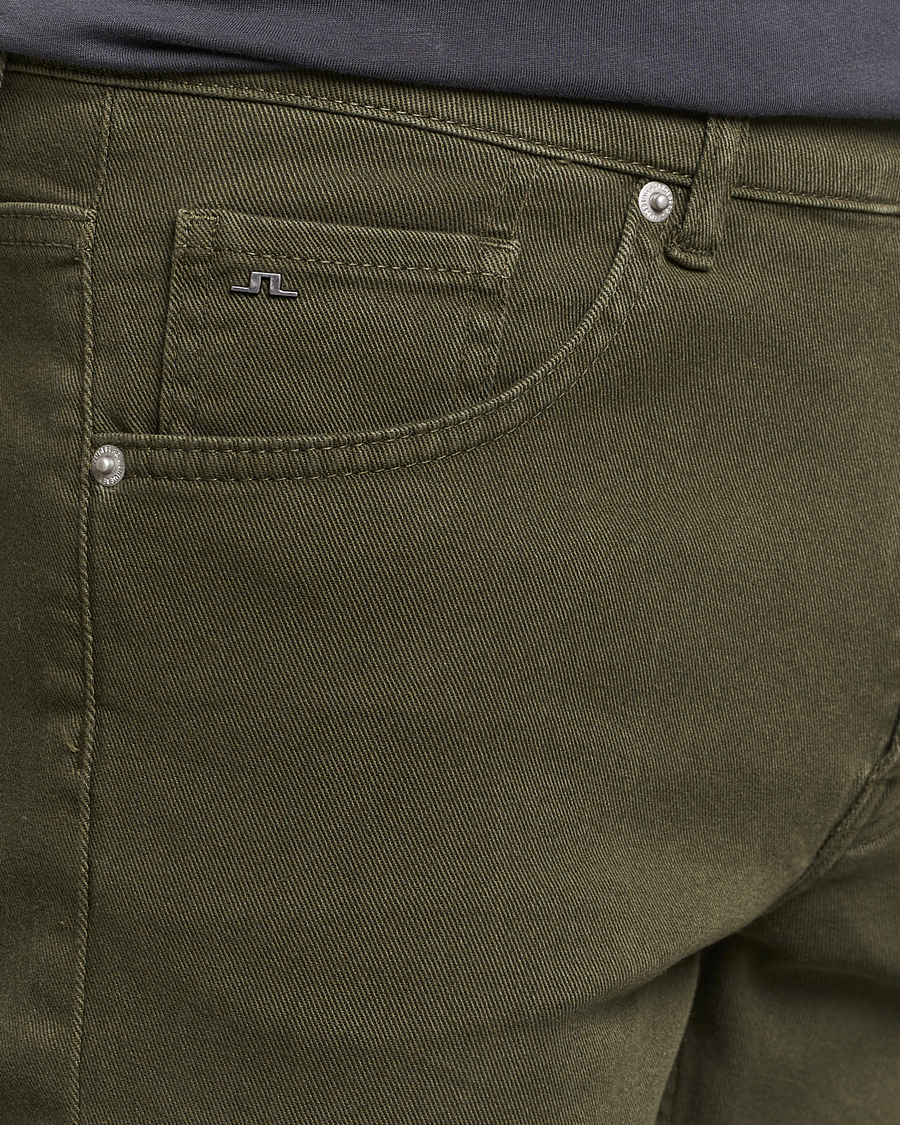 Herren | Hosen | J.Lindeberg | Jay Solid Twill Stretch Jeans Forest Green