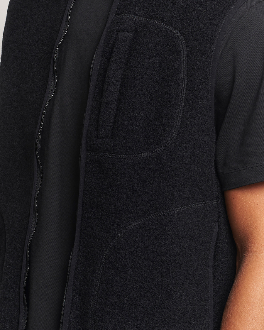 Herren | J.Lindeberg Duncan Wool Fleece Vest Black | J.Lindeberg | Duncan Wool Fleece Vest Black