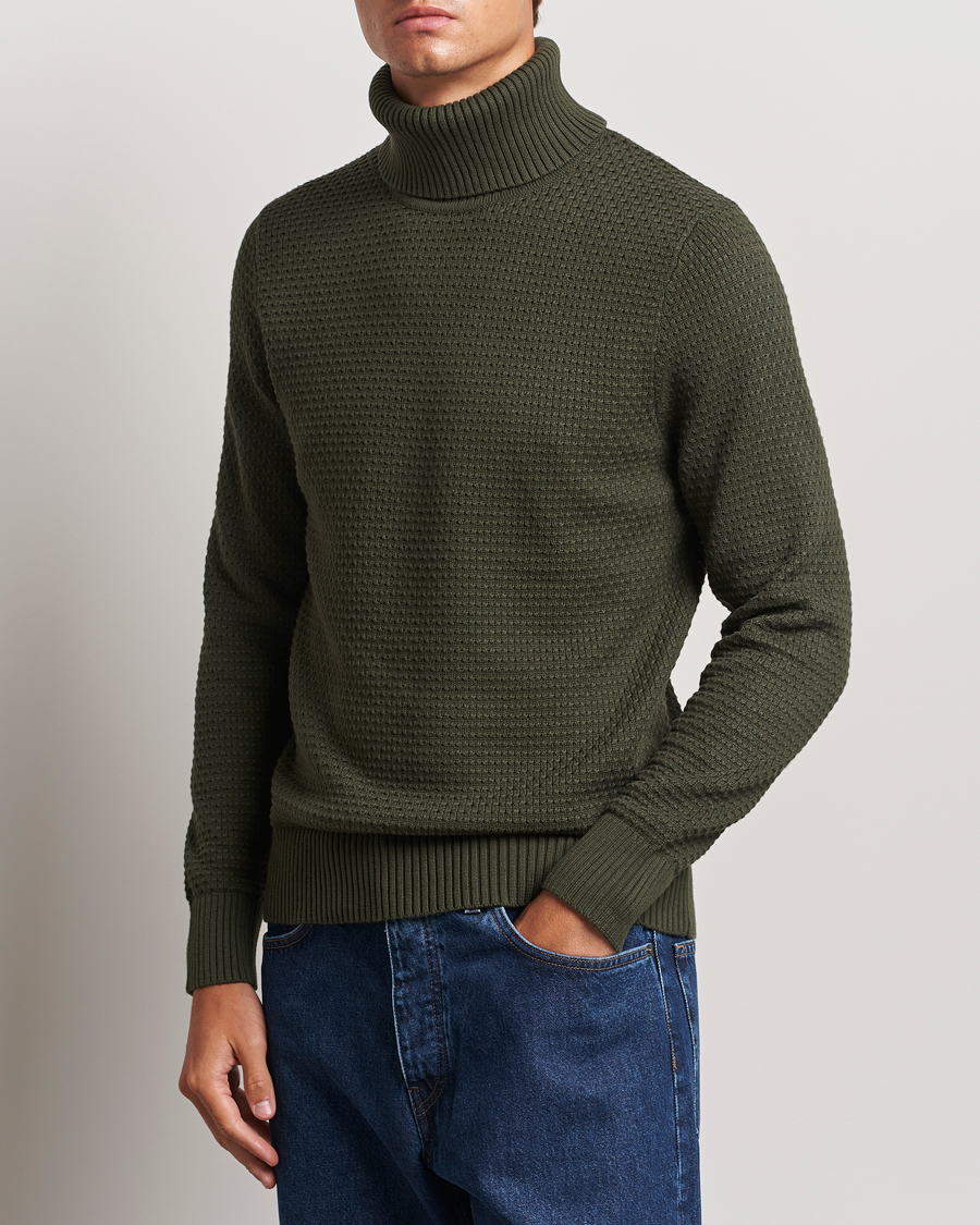 Herren | Pullover | J.Lindeberg | Olivero Structure Cotton Turtleneck Forest Green