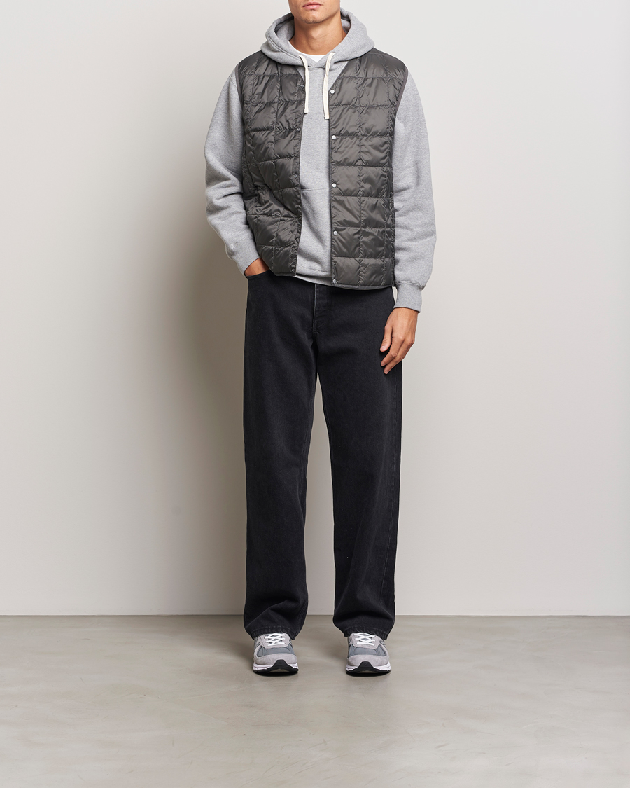 Herren | Jacken | TAION | V-Neck Lightweight Down Vest Dark Grey