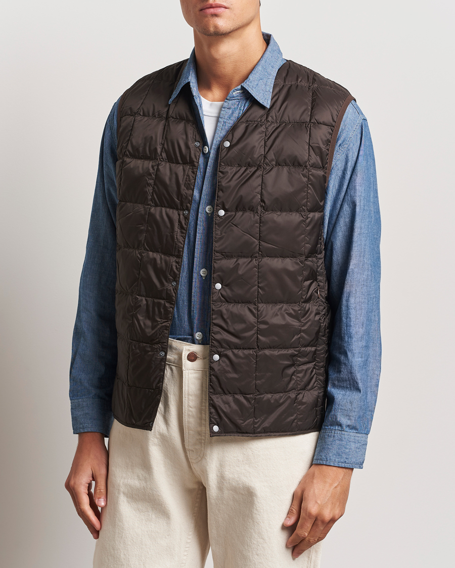 TAION V Neck Lightweight Down Vest Navy bei Care of Carl