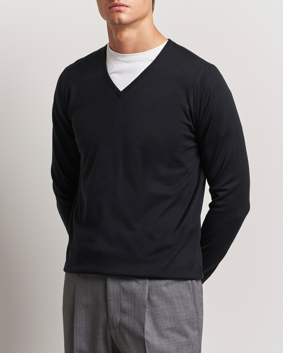 Herren | Kleidung | John Smedley | Bobby Extra Fine Merino V-Neck Pullover Black