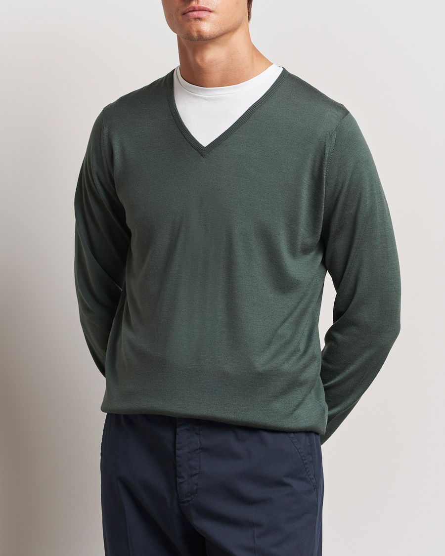 Herren | Kleidung | John Smedley | Bobby Extra Fine Merino V-Neck Pullover Dark Green
