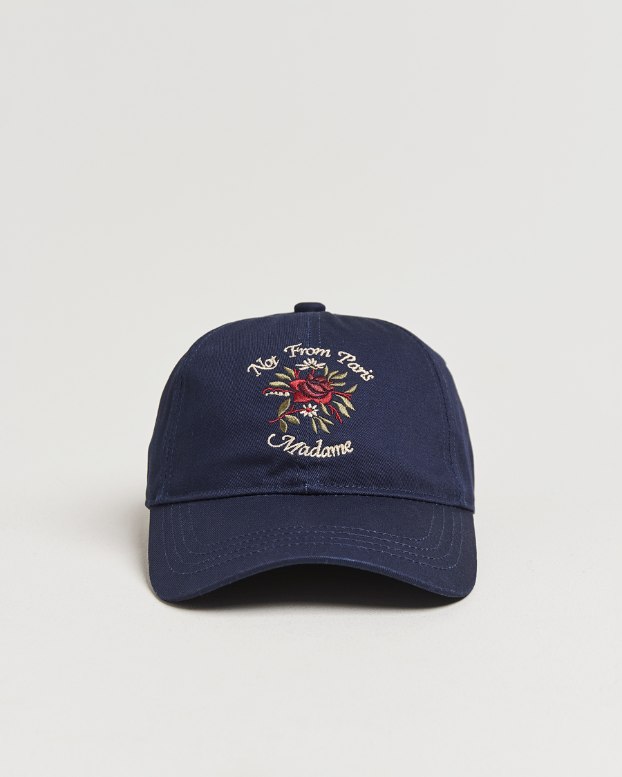 Herren | Drôle de Monsieur Flower Slogan Baseball Cap Dark Navy | Drôle de Monsieur | Flower Slogan Baseball Cap Dark Navy