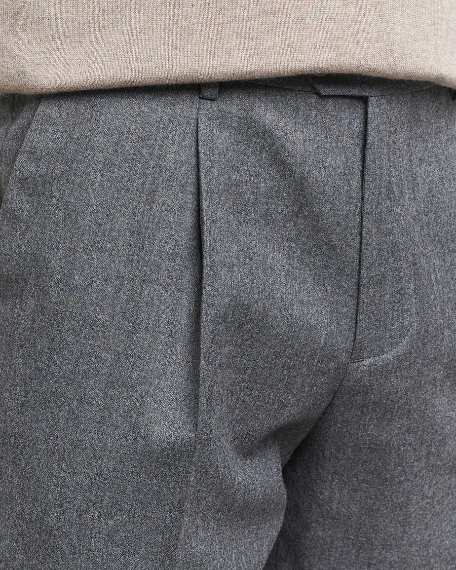 Herren | Hosen | Brunello Cucinelli | Slim Fit Pleated Flannel Trousers Grey Melange