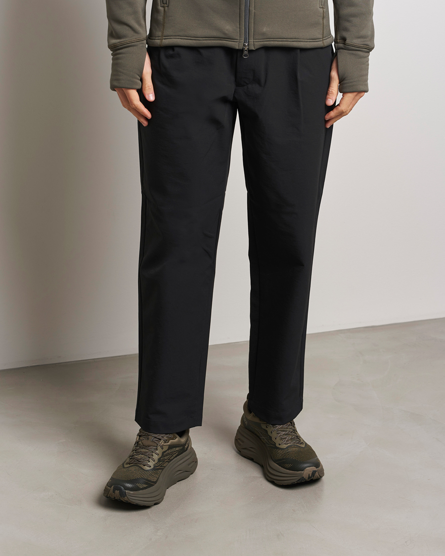 Herren | Hoka Stealth/Tech Bondi 8 Deep Umber/Black | Hoka | Stealth/Tech Bondi 8 Deep Umber/Black