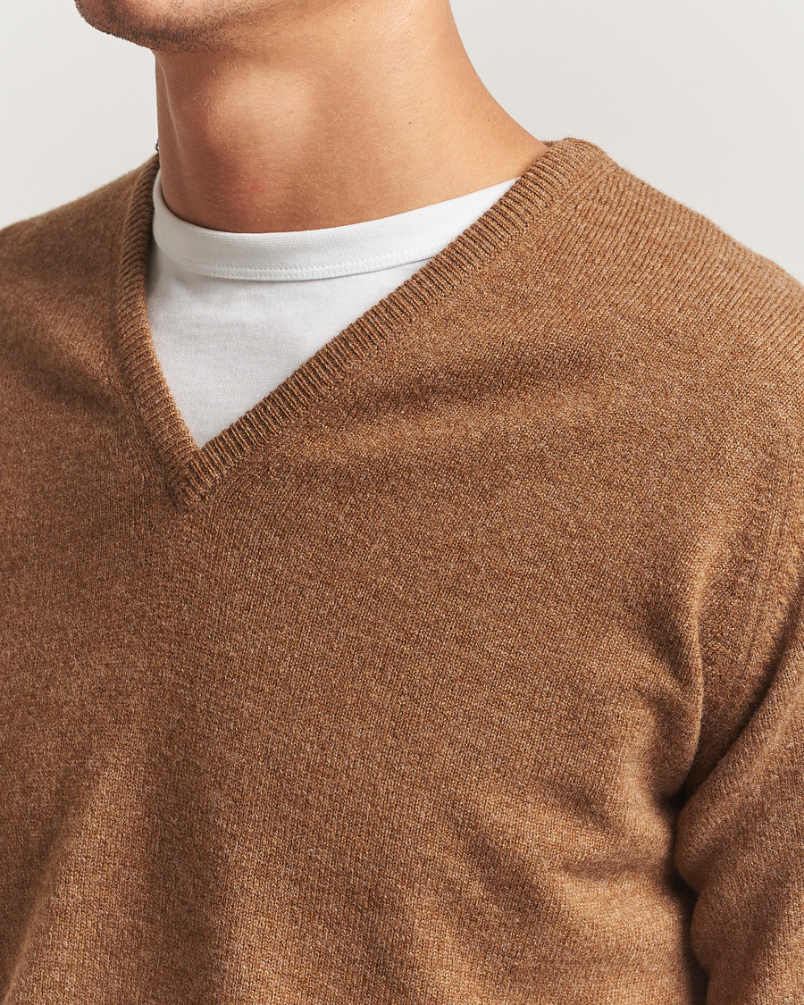 Herren | Pullover | William Lockie | Rob Lambswool V-Neck Savannah