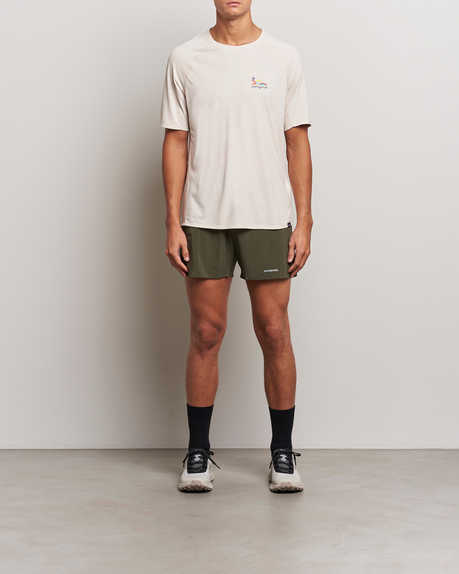 Herren | T-Shirts | Patagonia | Short Sleeve Cap Cool Trail Graphic Shirt Pumice