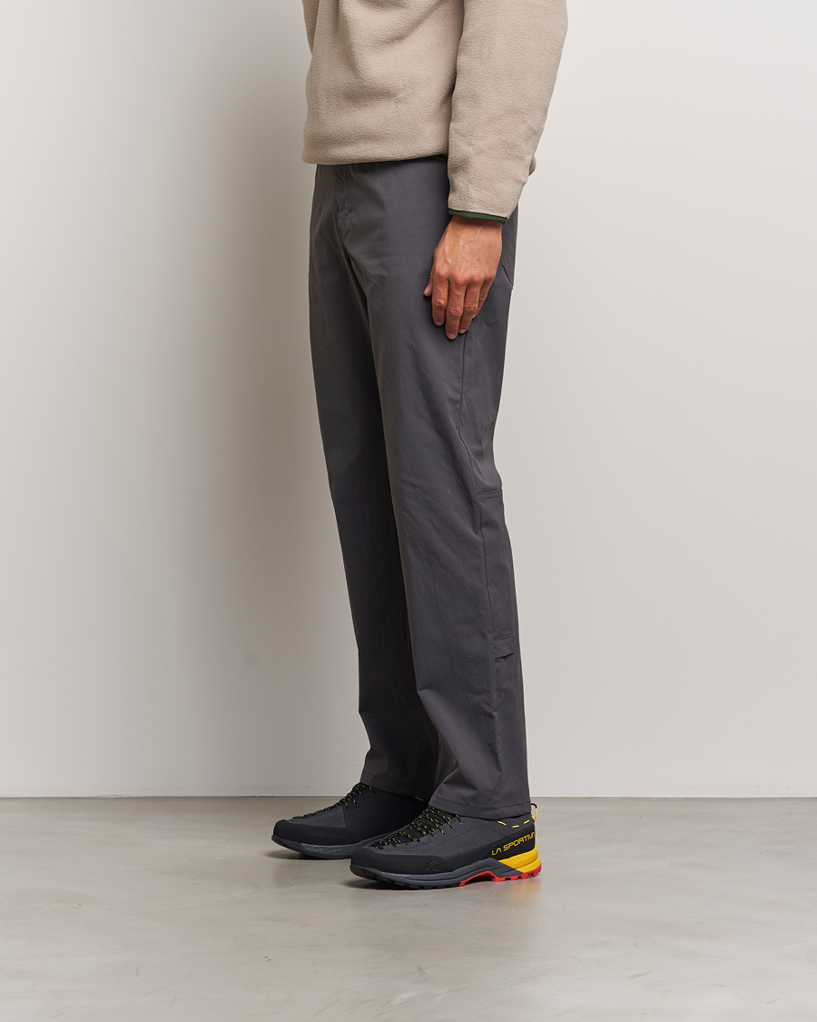 Herren | Trail Sneaker | La Sportiva | TX Guide Leather Carbon/Yellow