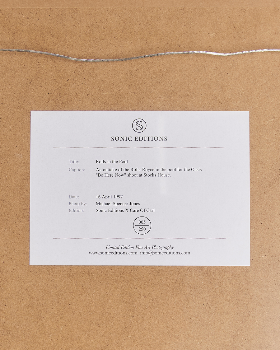 Herren | Bilder | Sonic Editions | Framed Rolls in the Pool