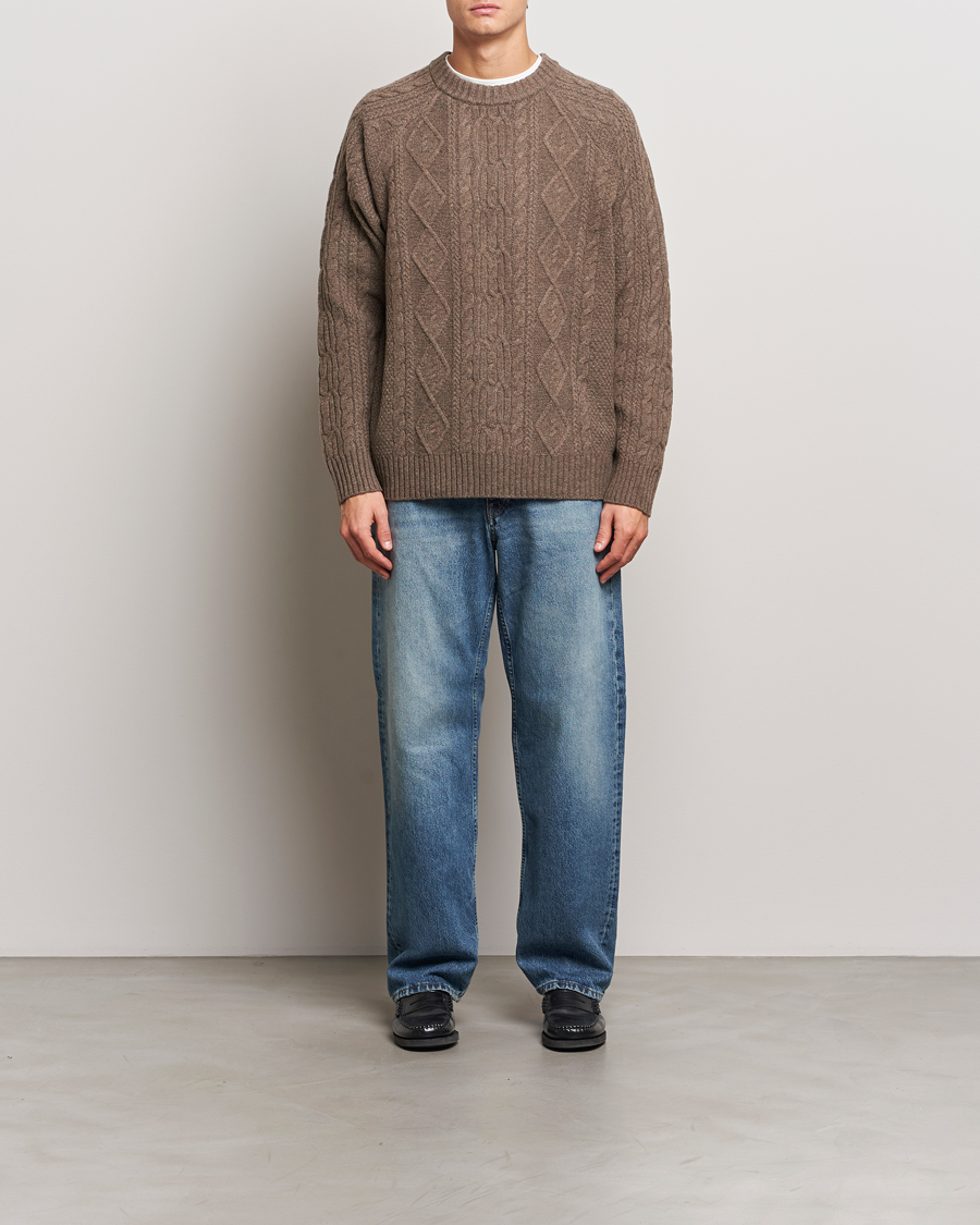 Herren | Pullover | A Day's March | Atlas Aran Knit Lambswool Sweater Dark Taupe