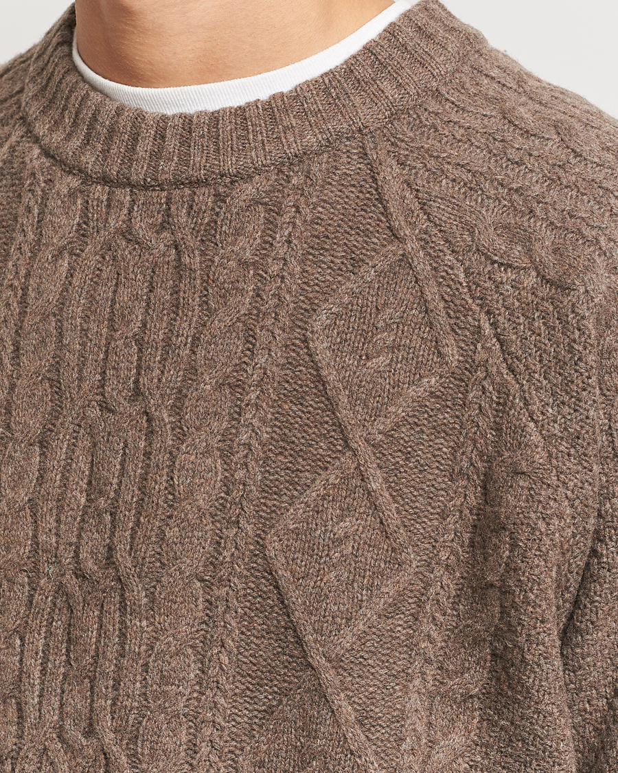 Herren | Pullover | A Day's March | Atlas Aran Knit Lambswool Sweater Dark Taupe