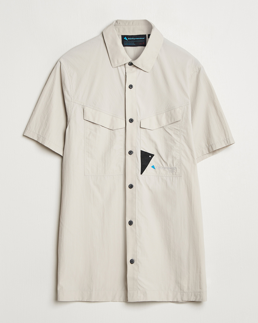 Herren | Hemden | Klättermusen | Syn Short Sleeve Function Shirt Silver Creme