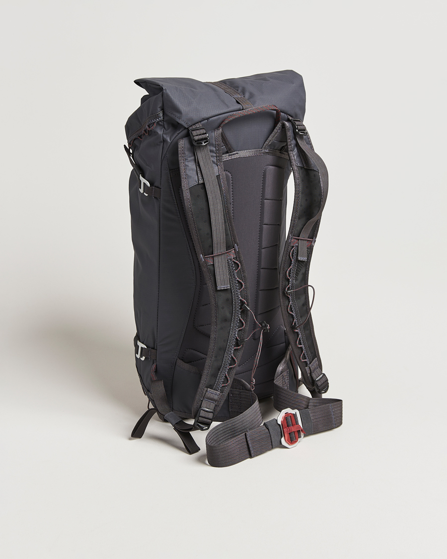 Herren | Klättermusen Ull Backpack 20L Raven | Klättermusen | Ull Backpack 20L Raven