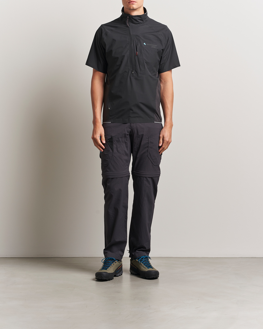 Herren | T-Shirts | Klättermusen | Vidre Zip Short Sleeve Shirt Black