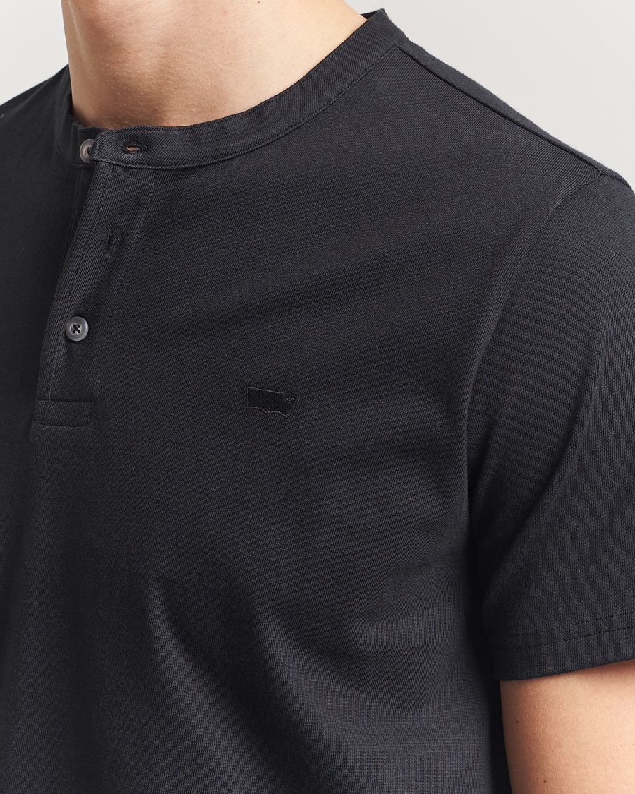 Herren | T-Shirts | Levi's | Short Sleeve Henley Mineral Black