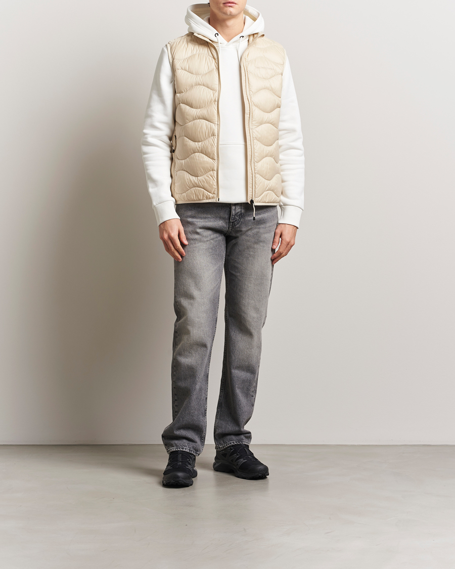Herren | Westen | Peak Performance | Helium Down Vest Sand Fog