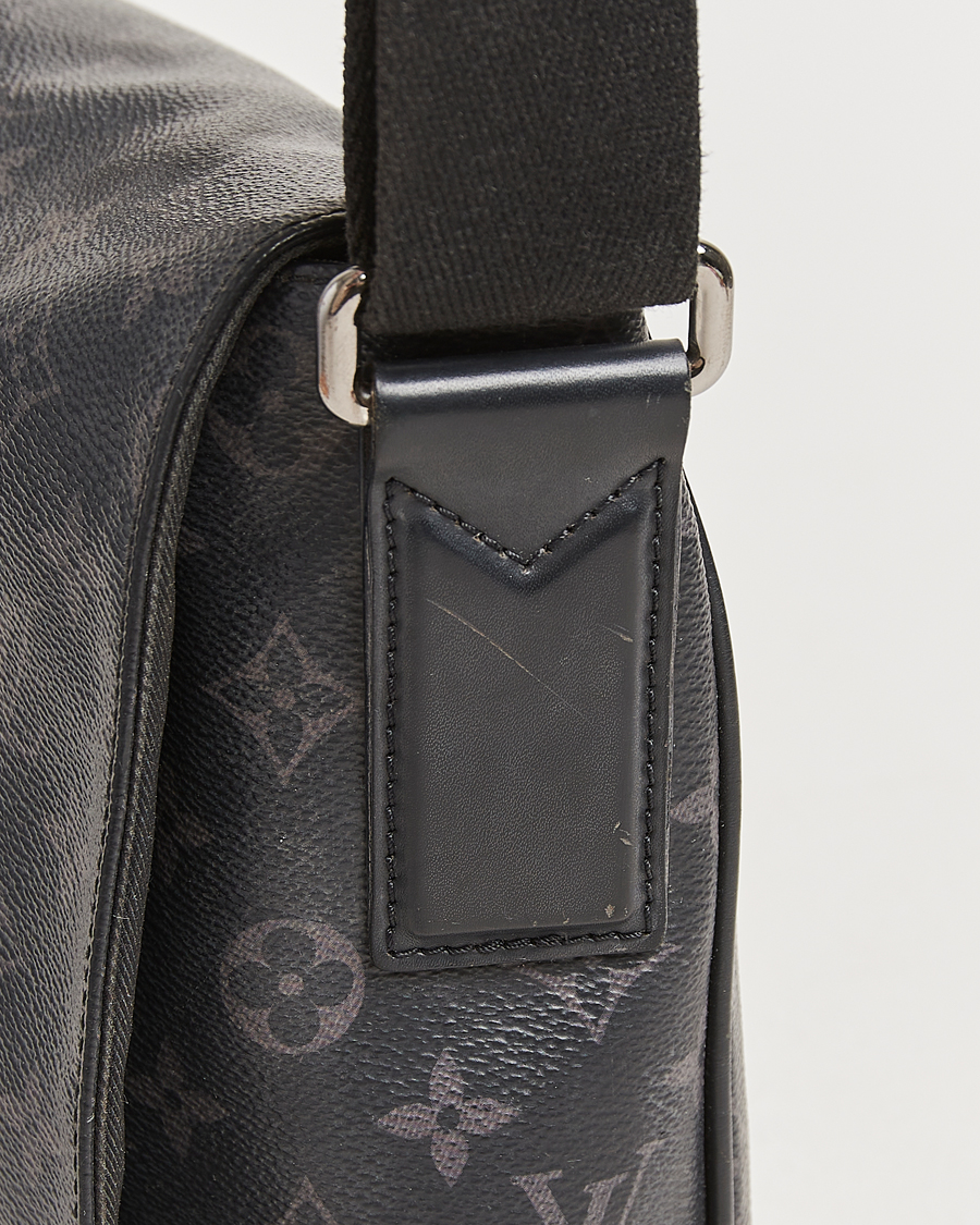 Herren | Louis Vuitton Pre-Owned District MM Bag Monogram Eclipse | Louis Vuitton Pre-Owned | District MM Bag Monogram Eclipse