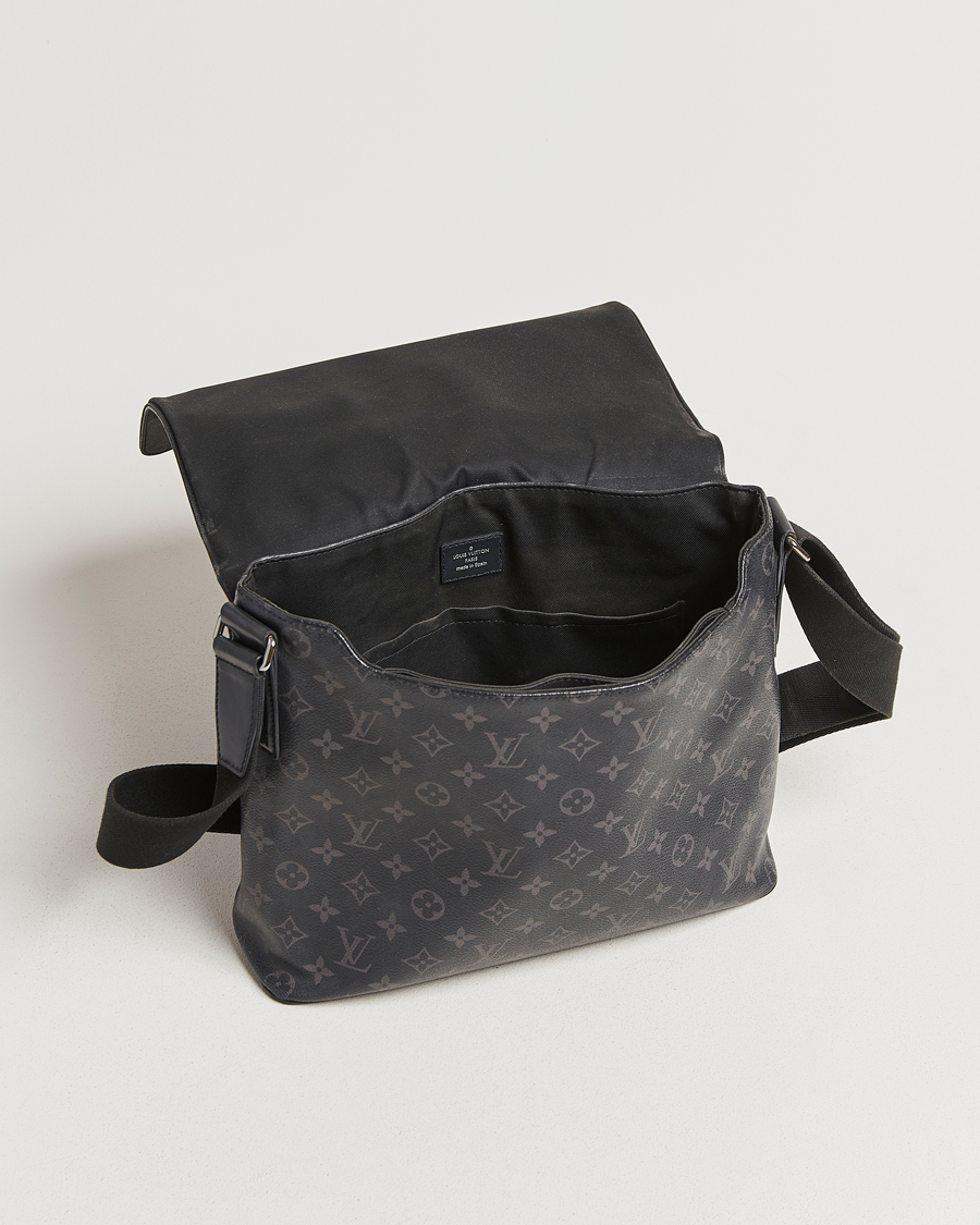 Herren | Louis Vuitton Pre-Owned District MM Bag Monogram Eclipse | Louis Vuitton Pre-Owned | District MM Bag Monogram Eclipse
