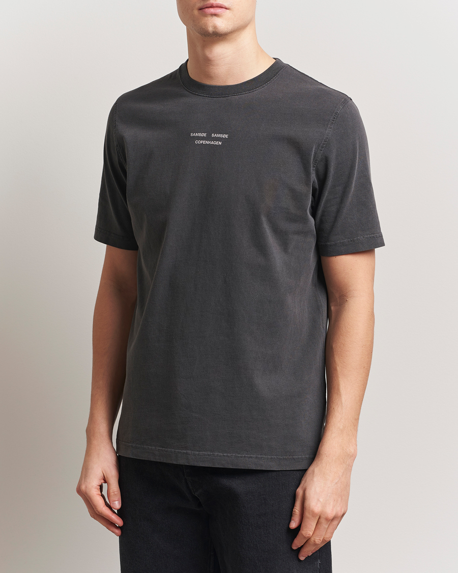 Herren | T-Shirts | Samsøe Samsøe | Marcus Center Logo T Crew Neck T-Shirt Washed Black
