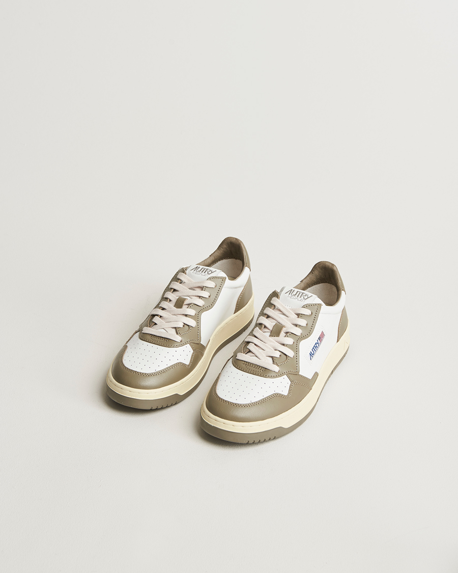 Herren | Sneaker | Autry | Medalist Low Super Soft Goat Leather Sneaker White/Covert Green